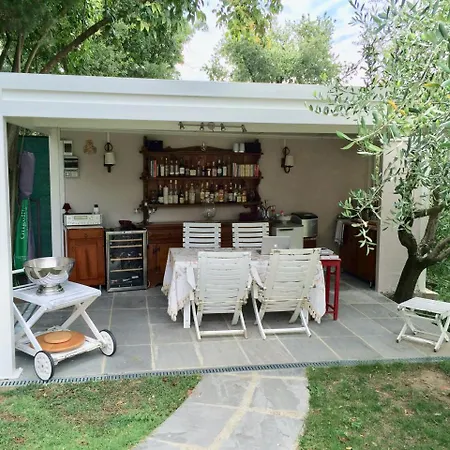 Alcova Not Just Another B&b... Bed and breakfast *