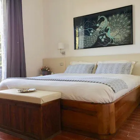 Alcova Not Just Another B&b... Bed and breakfast
